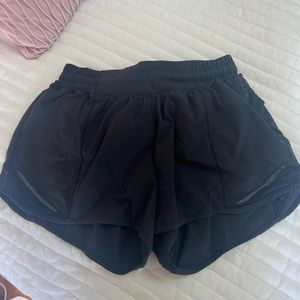 hotty hot lulu shorts size 4 with 4” inseam